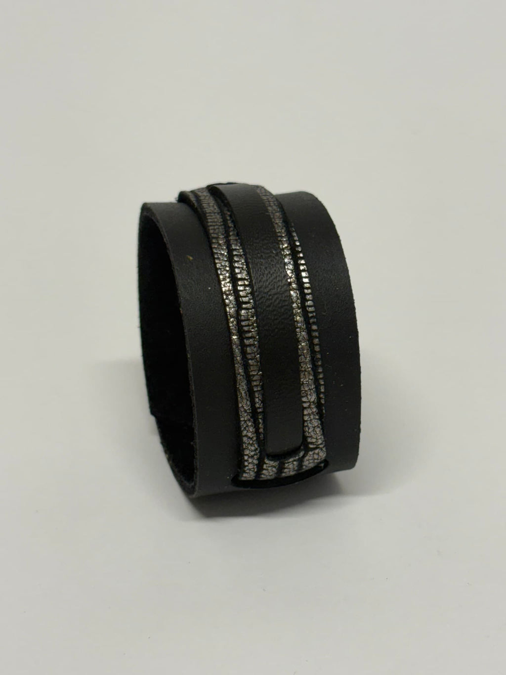 Courage Bracelet de cuero negro y plateado – Virtue Collection Mangel Delferri