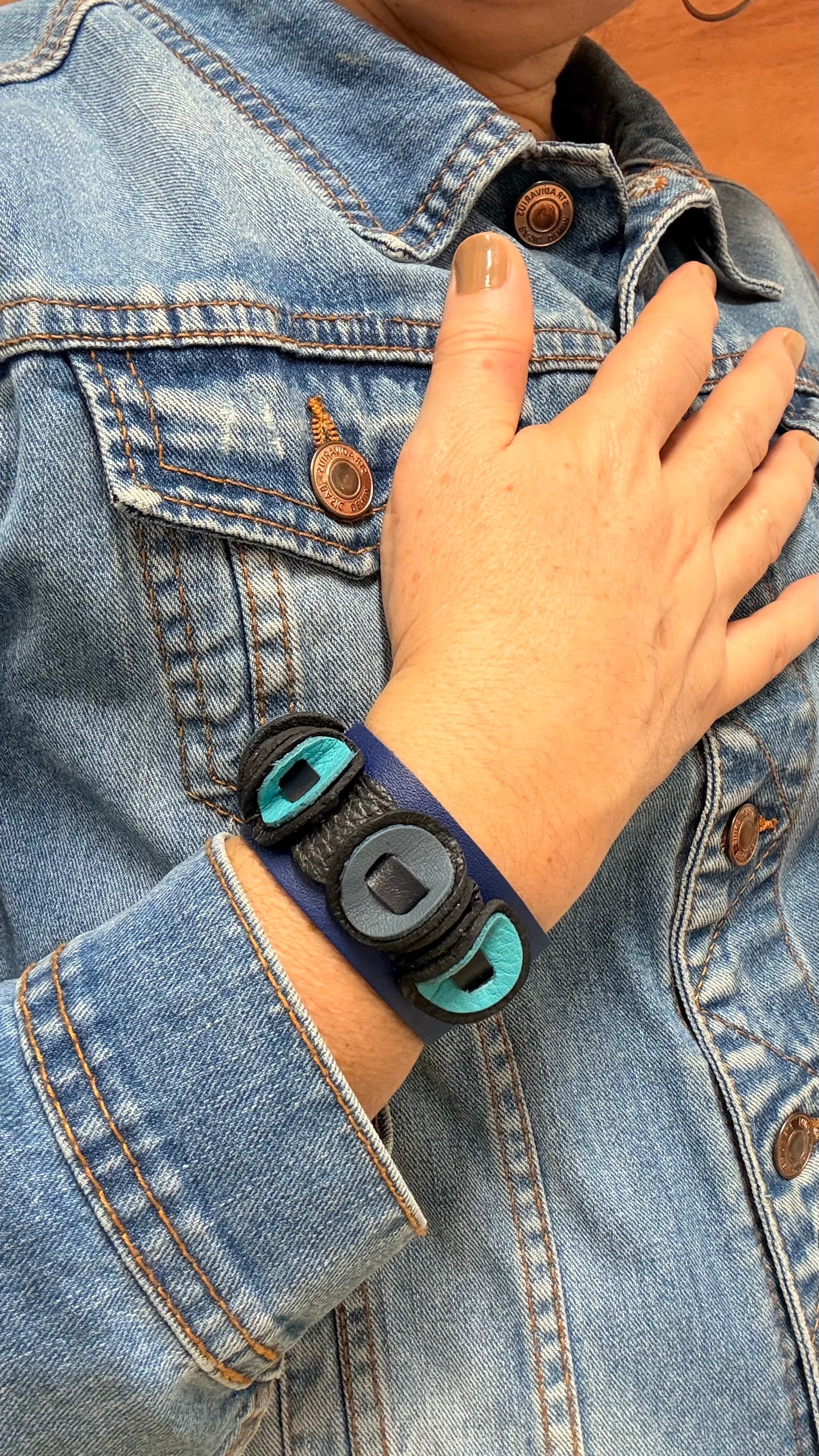Jolliness Bracelet. Azules y negro