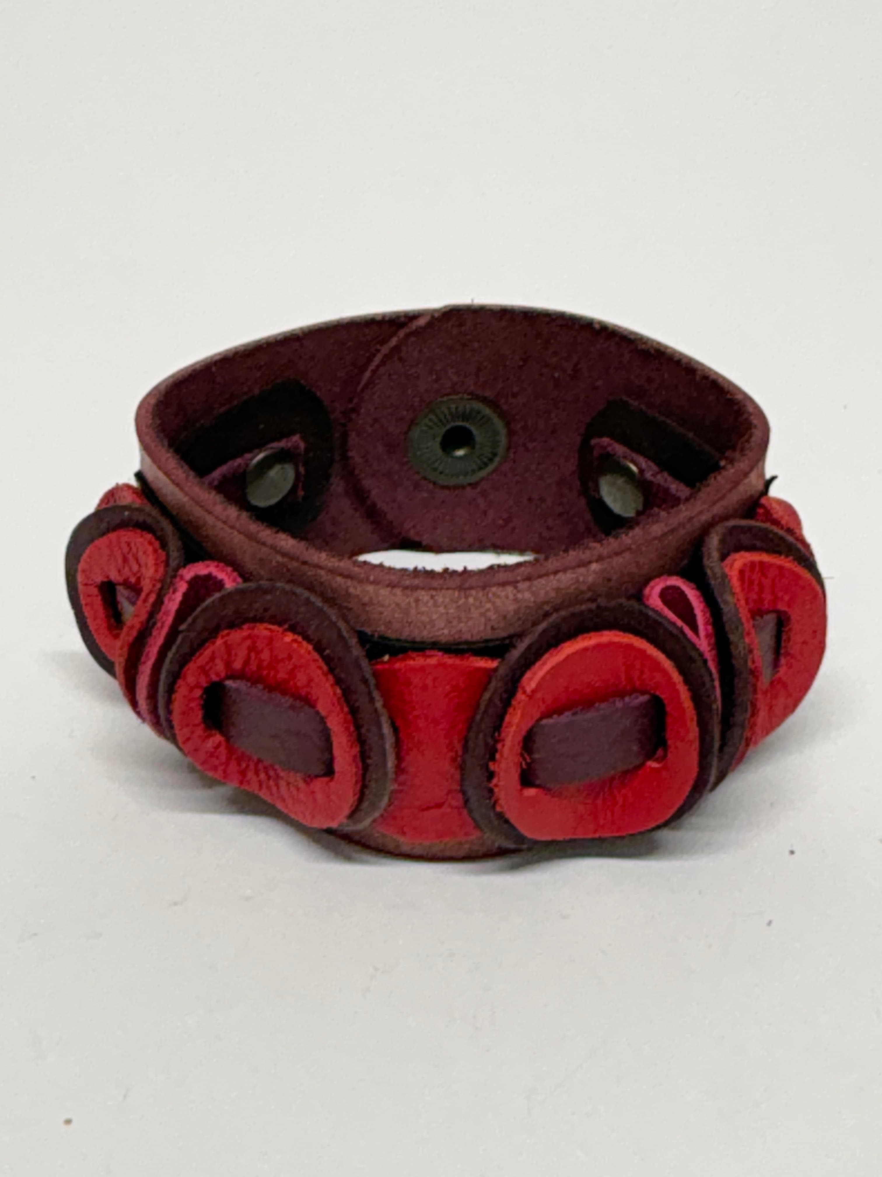 Jolliness Bracelet. Malva y rojos