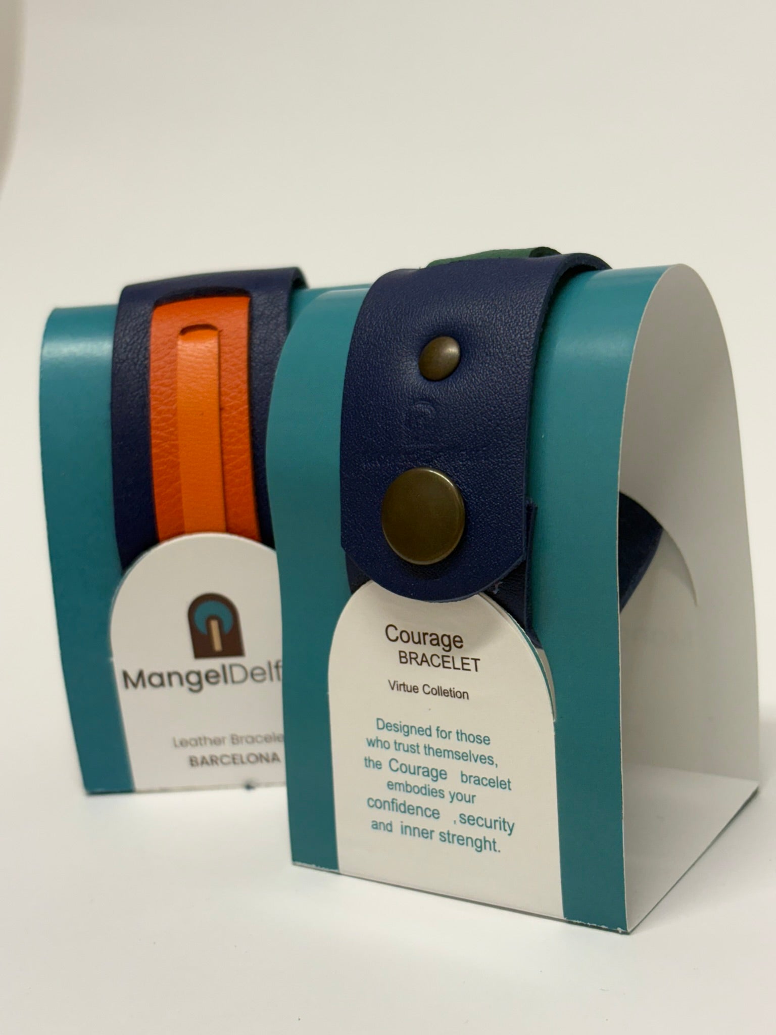 Brazalete de cuero recuperado azul y anaranjado – Virtue Collection Mangel Delferri