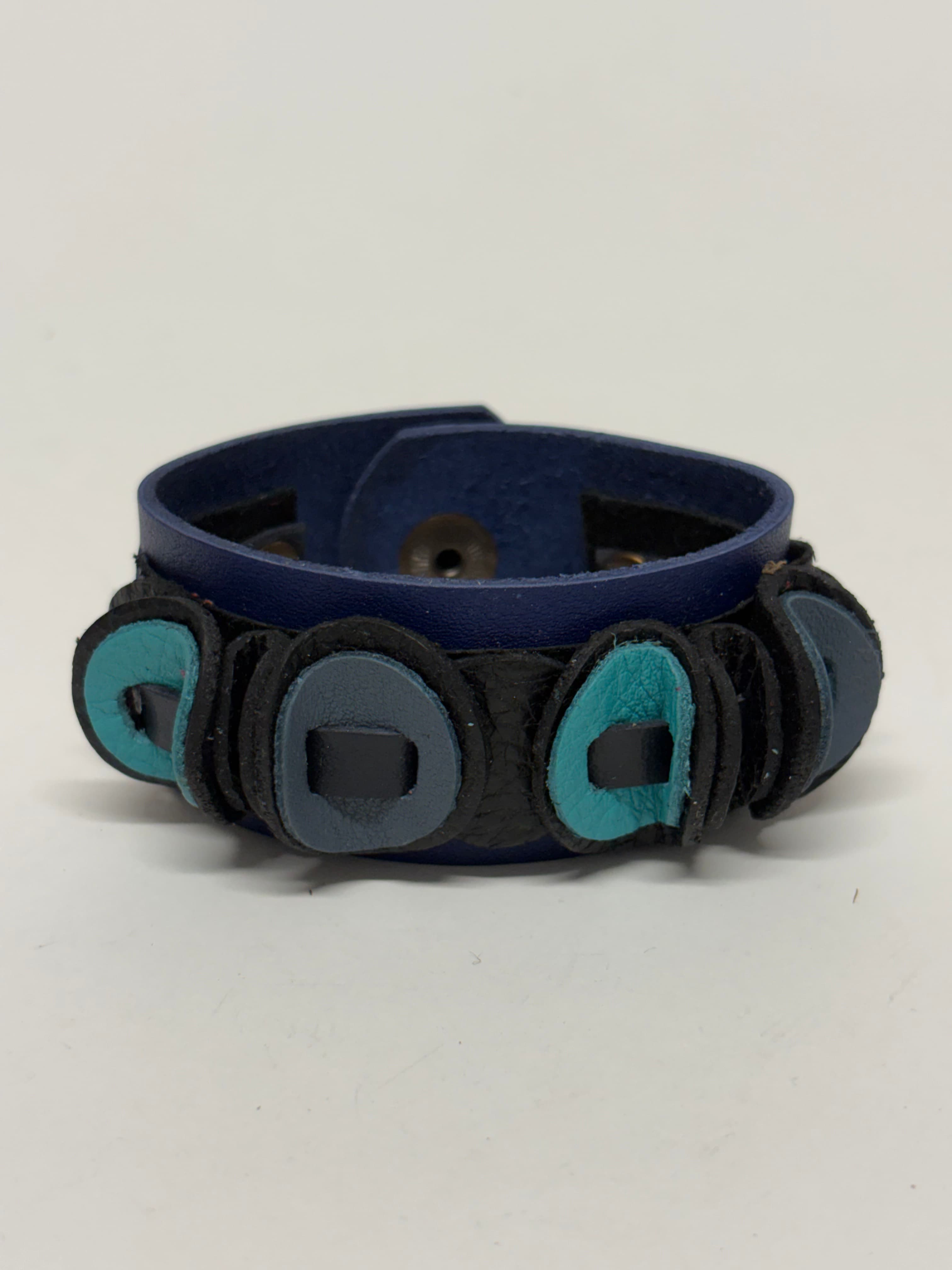 Jolliness Bracelet. Azules y negro